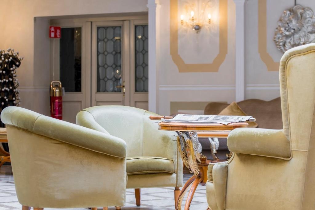 هتل کارلتون آن گراند کانال